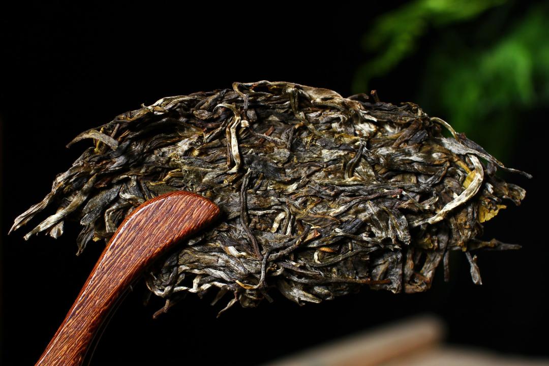 下关沱茶硬得撬不动?干撬、清蒸、微波,三条拆茶路的真实代价