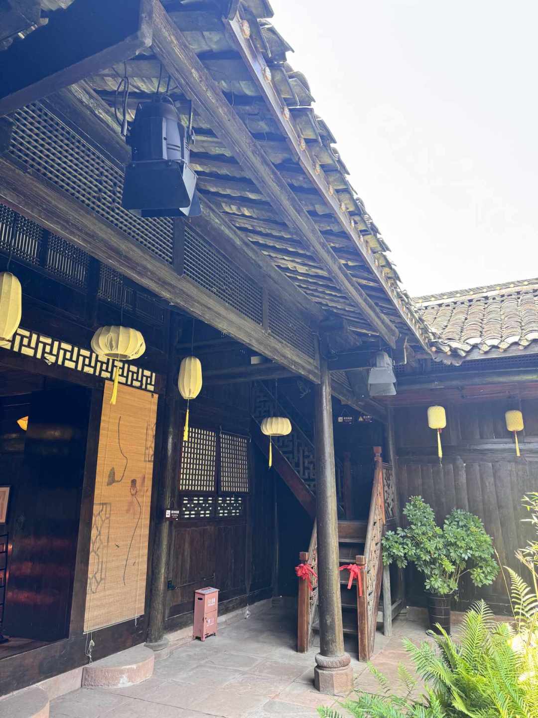 两天一夜住进剧本,人均888:爆火的