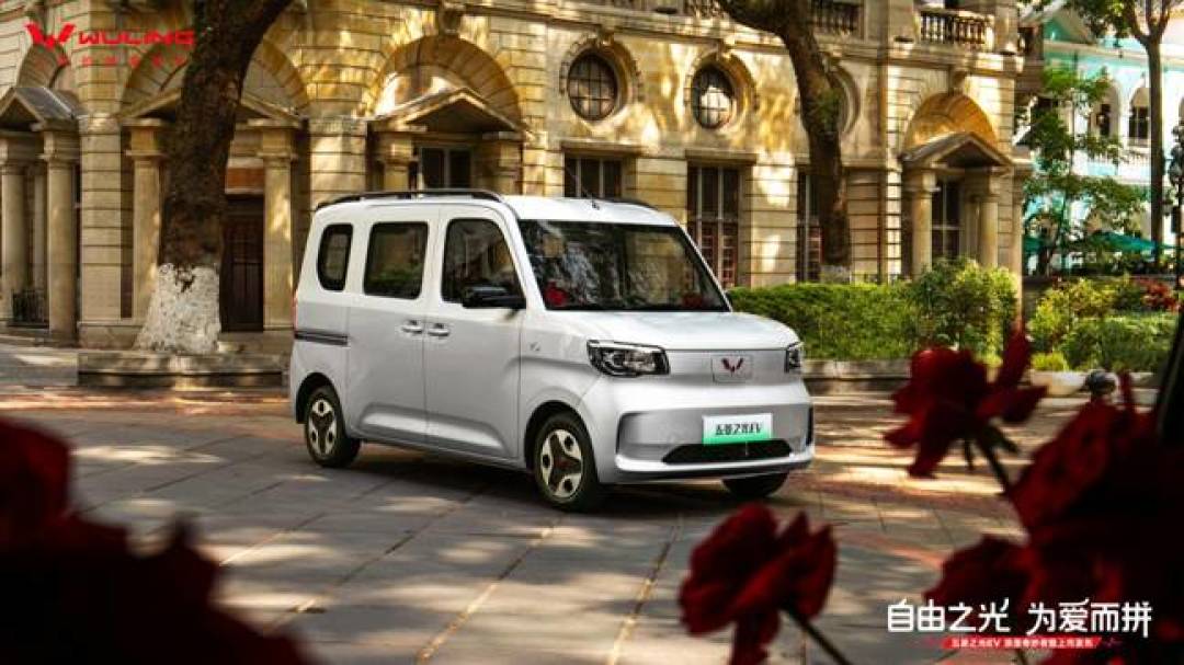 五菱之光EV“少4节电芯”吵翻了:等不等得到官方回话,不如先把提车前这4页拍清楚