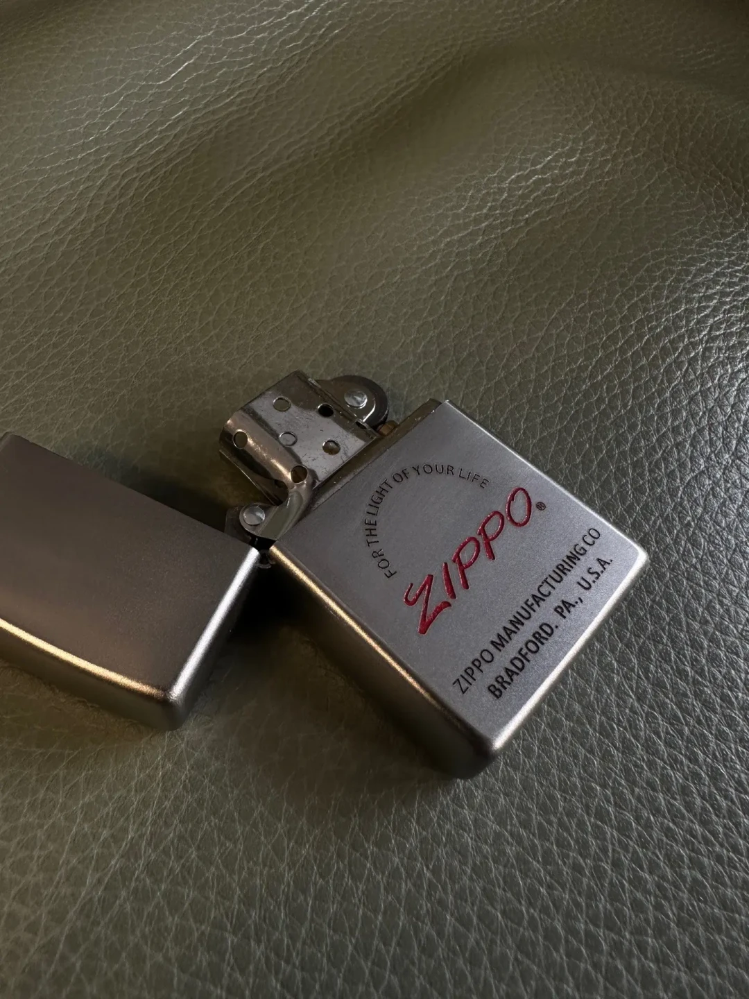 双11送他ZIPPO，先搞明白一件事：火机到手是不带油的