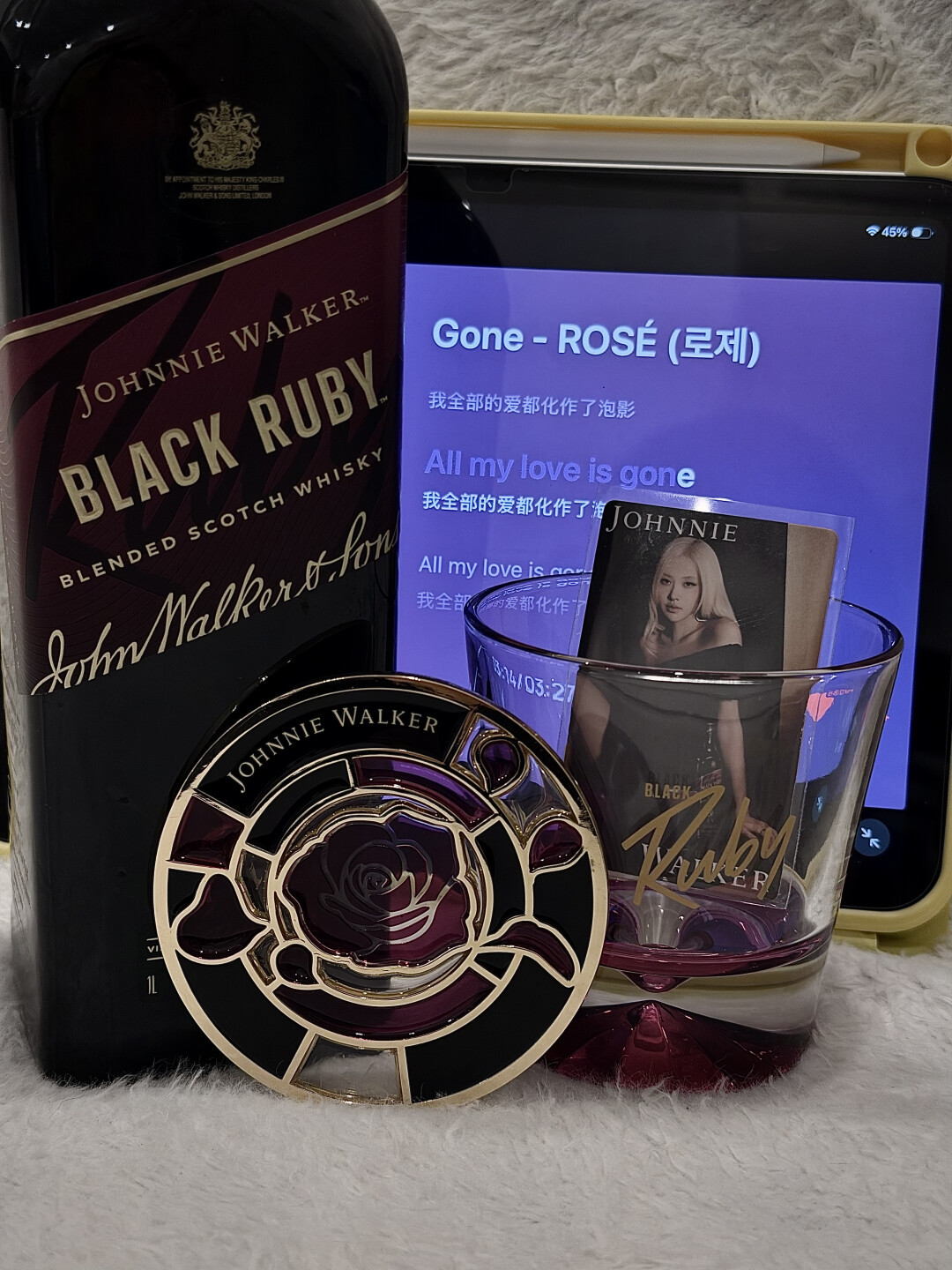 为了ROSÉ抢到的尊尼获加礼盒,酒还没喝,小卡先上了二手市场