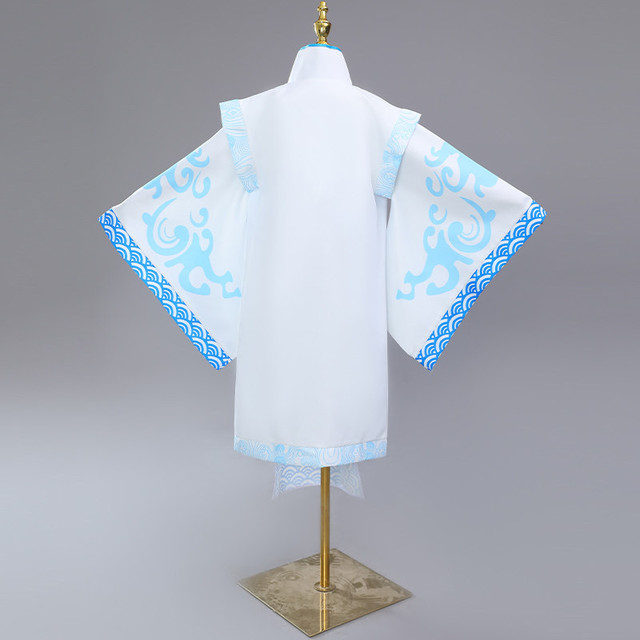 敖丙造型服：蓝白配色与衣身纹样