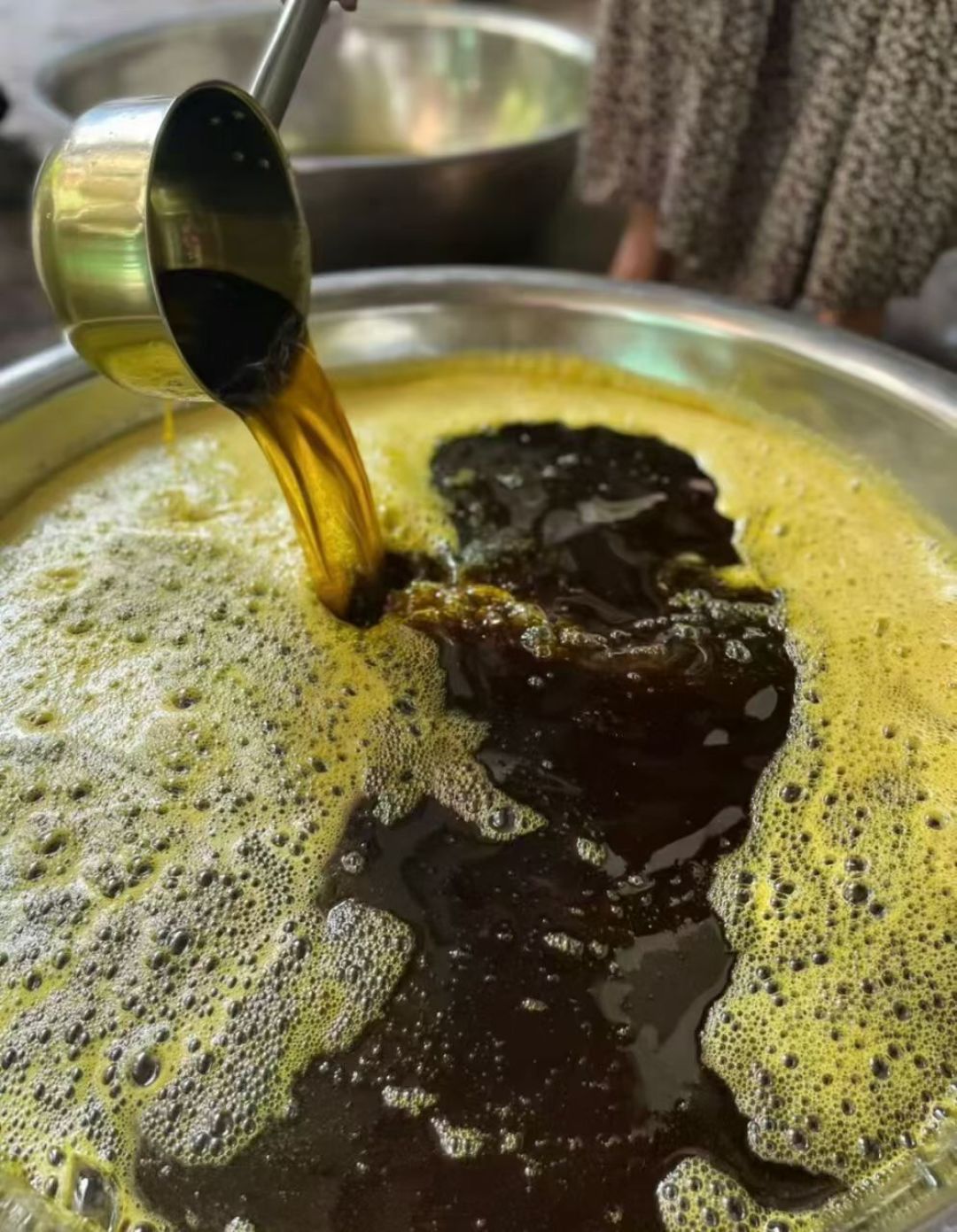 油冒烟再下菜?这句老话没错,错在你家的油早换了