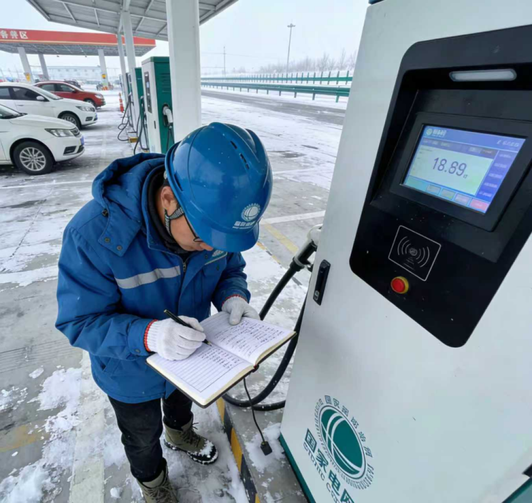 雪天开暖风20公里掉了61%的电、一夜43%:微型电动车的第一个冬天,这四个真实数字比冬测先到你手里