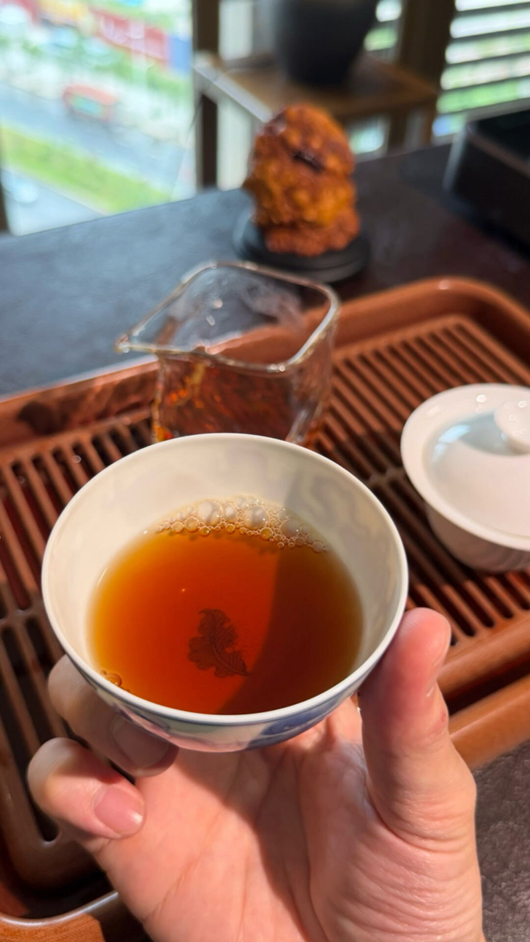 喝完茶心慌手抖出虚汗,茶掌柜管这叫