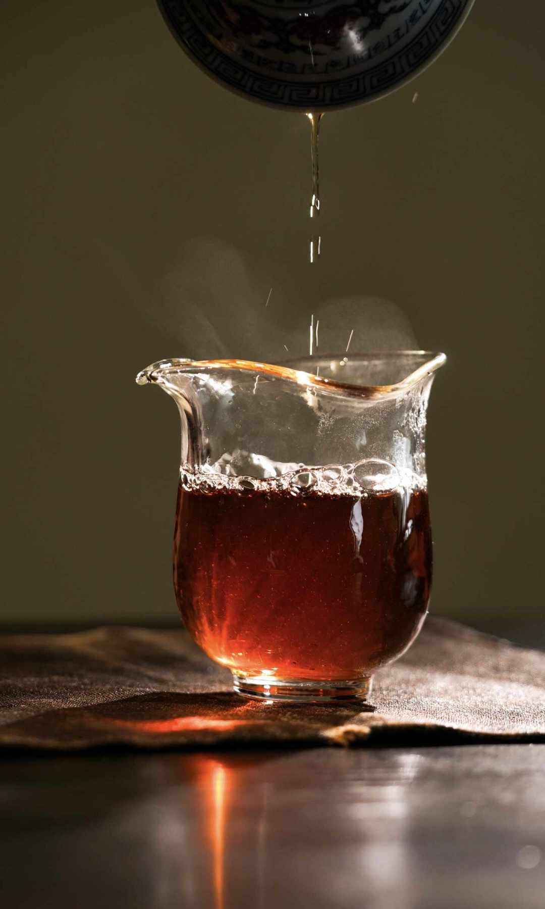 喝完茶心慌手抖出虚汗,茶掌柜管这叫