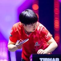 孙颖莎不让分0比0迎战勒布伦：赌约一年前王楚钦提出，1比2里拼下的一局更有分量