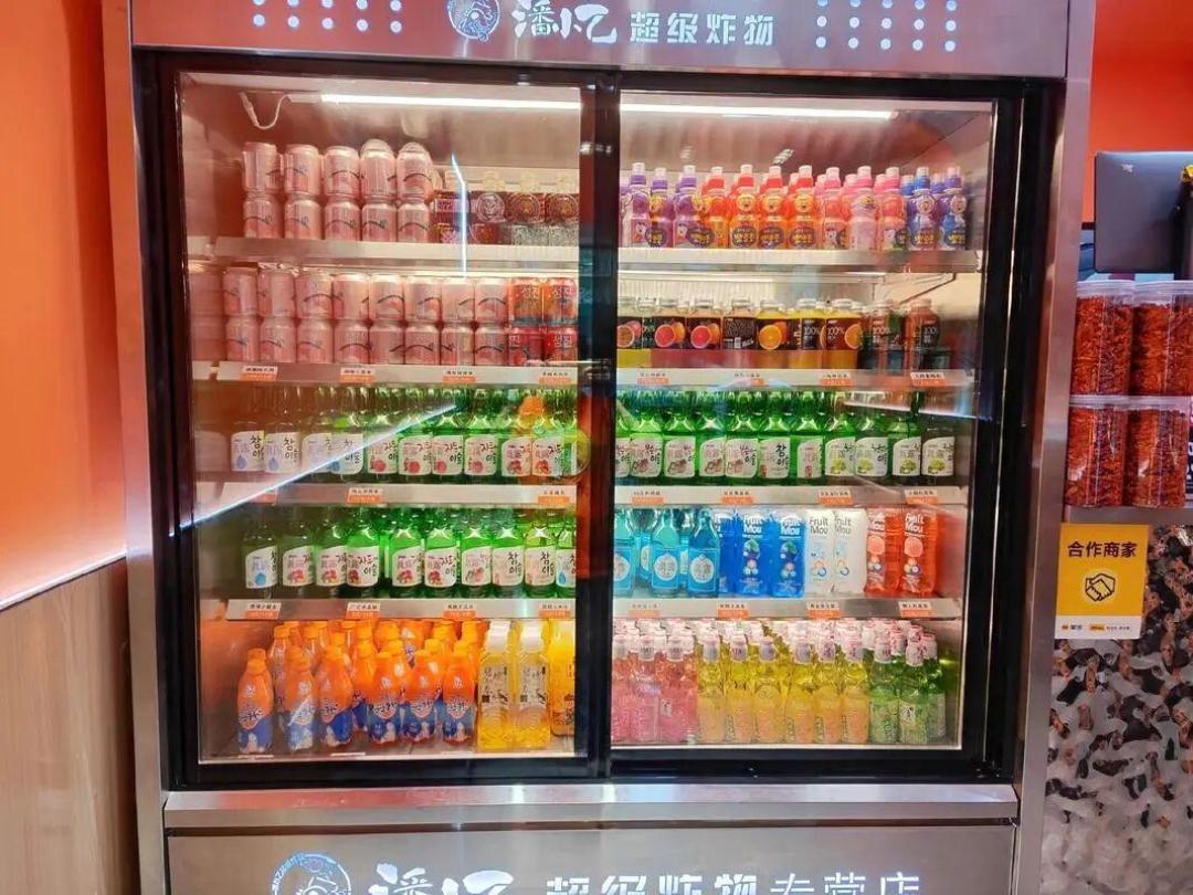 1升无糖茶2块9：今年秋冬囤饮料，先逛零食店