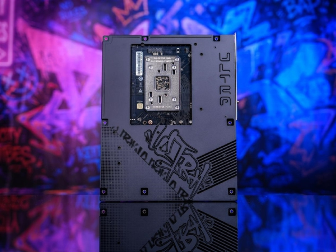 X3D神U满血搭档!七彩虹iGame X870E ULTRA-S旗舰主板开售:首发价1899元