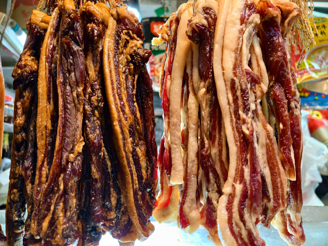 潮州腊味厂立案、腊肠亚硝酸盐今晨被辟谣:这个腌腊季,先把三个关于腊肉的判断翻过来