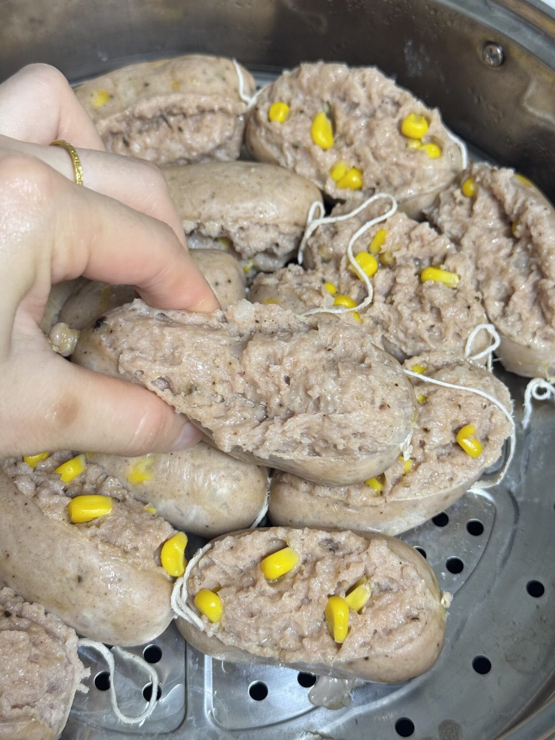 立冬灌香肠的风刮满了全网:对完今天的辟谣帖和几十条翻车帖,我发现自制香肠最大的误区恰恰是