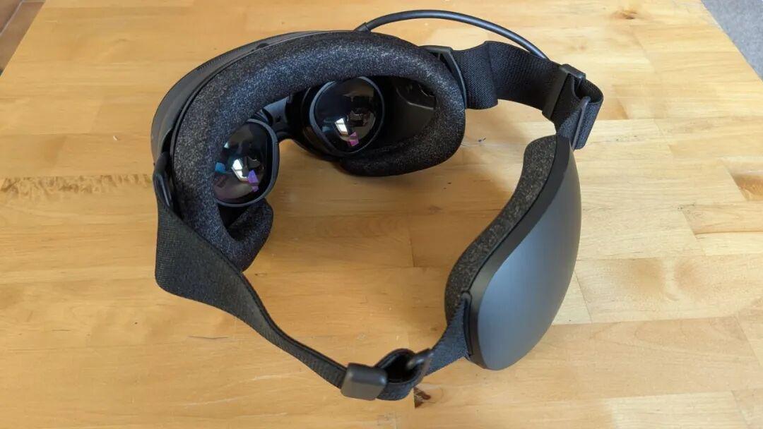 SteamFrame街价9000:比Quest轻75克,但3类人先别换