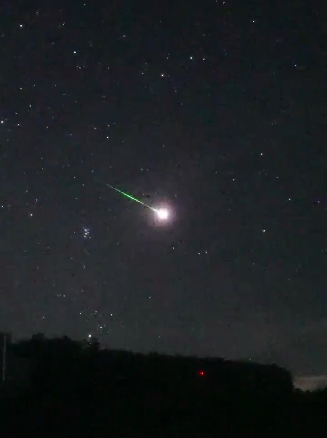 狮子座流星雨17日极大:架起星特朗等流星,多半要扑空