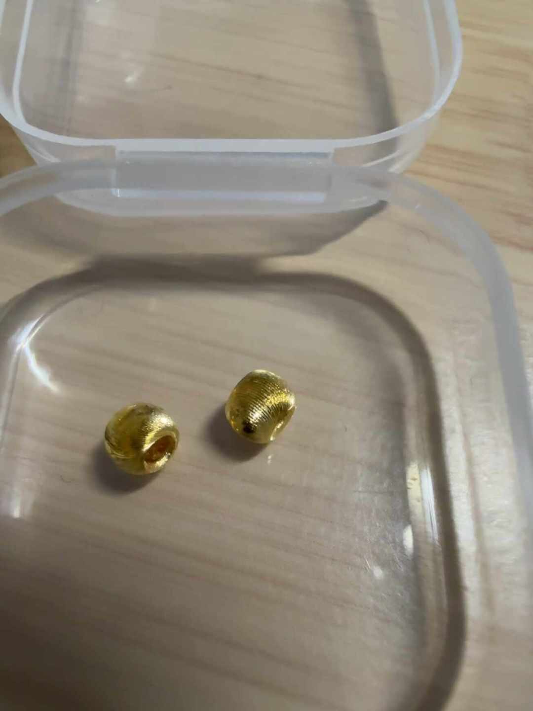 基础金价跌破 860|金镯为啥没便宜?分清 3 笔账