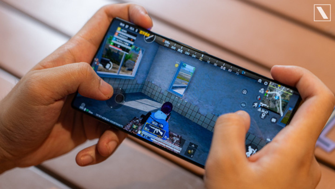 红魔 12 Pro+ 体验:水冷加上 RGB 灯,游戏性能全面升级