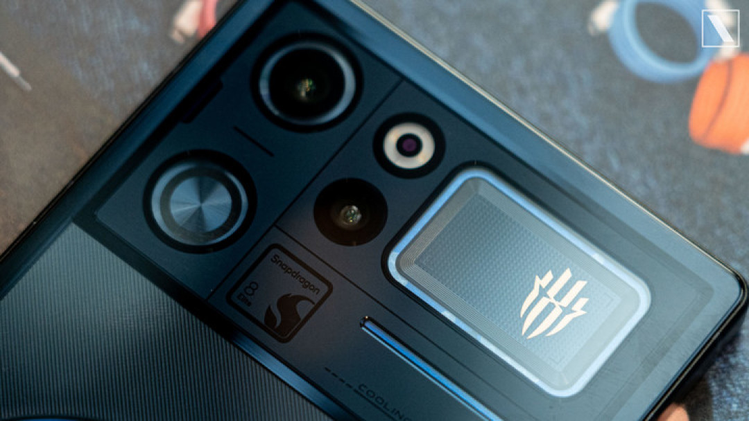 红魔 12 Pro+ 体验:水冷加上 RGB 灯,游戏性能全面升级