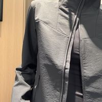 始祖鸟2350、凯乐石1700：这个双11，机能软壳的价格线第一次交叠了