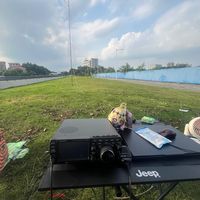 不用换收音机！高楼公寓阳台加挂一根天线，他收到207个短波台