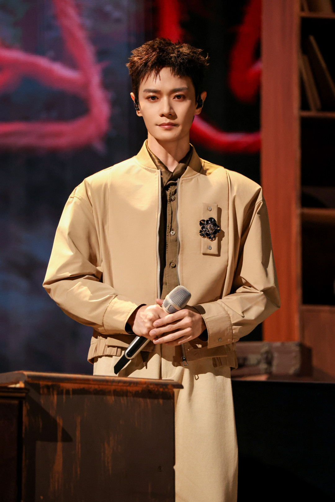 总决赛之夜,曹骏的「第二幕」刚开场:30年、3首歌、1场故乡演唱会,披哥之后这样追