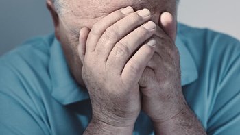 奉劝男性：常做的5个行为，正悄悄摧毁前列腺！别太放纵了