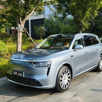 问界新M8三个版本差在哪、五座六座怎么选？配置与选装账一次算清