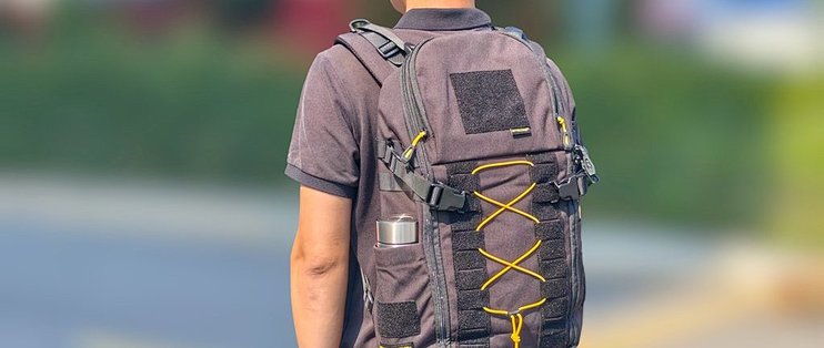 通勤能装、出行能打：奈特科尔BP24战术背包体验