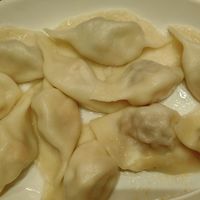 入秋的必备仪式感——贴秋膘吃饺子，这口鲜鱼籽饺子绝了！