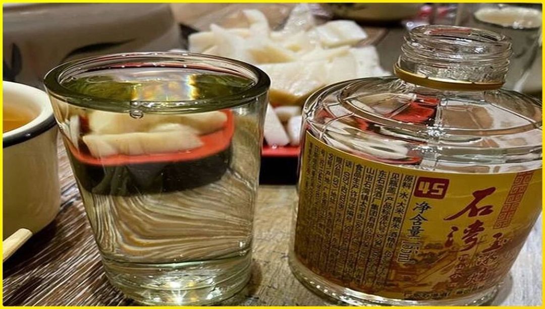 配料表里有肥猪肉,这米酒冬天要温着喝
