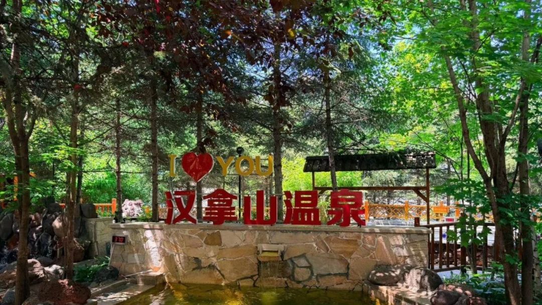 长白山万达新雪季11月21日开板:喜来登滑进滑出实测
