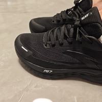 安踏PG7纯黑实测：通勤慢跑真香？