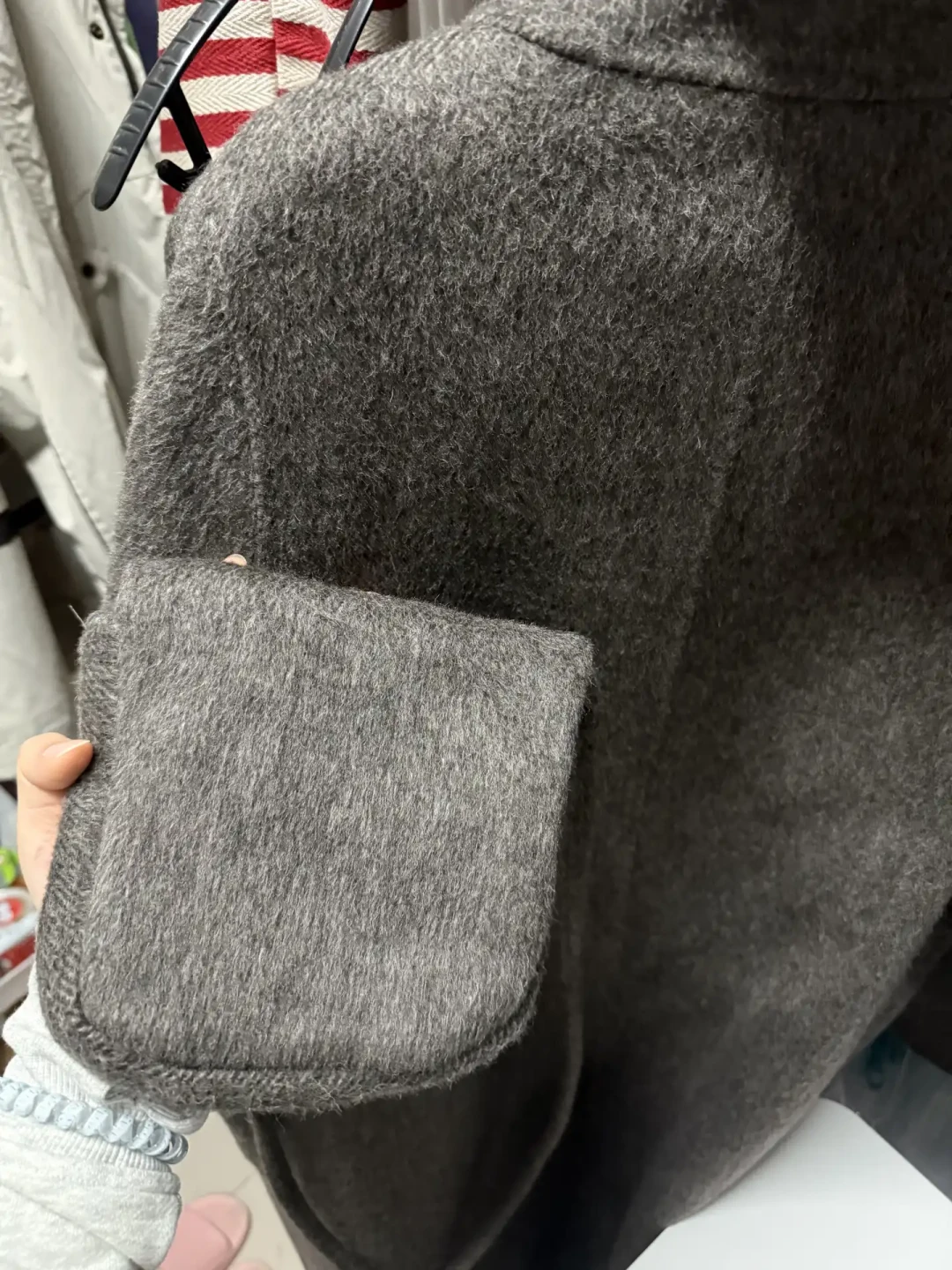 热帖“干洗店其实也是水洗”是假的:大衣能不能在家洗,先看领标那个标