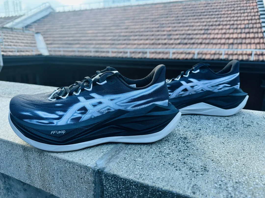 没有碳板的SUPERBLAST 3,为什么敢用竞速鞋的中底?