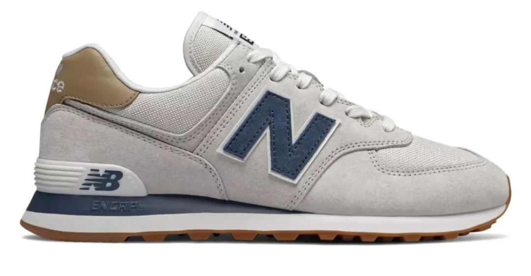 同一双 574，鞋盒上印着 B 和 D：双11 买 New Balance，先分清「码数」和「鞋宽」