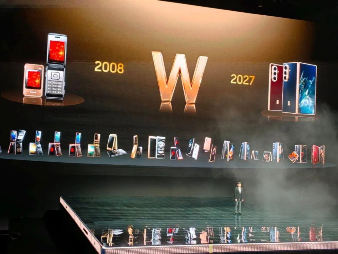 W27发布：机身一克没多，3000块就买了这4样