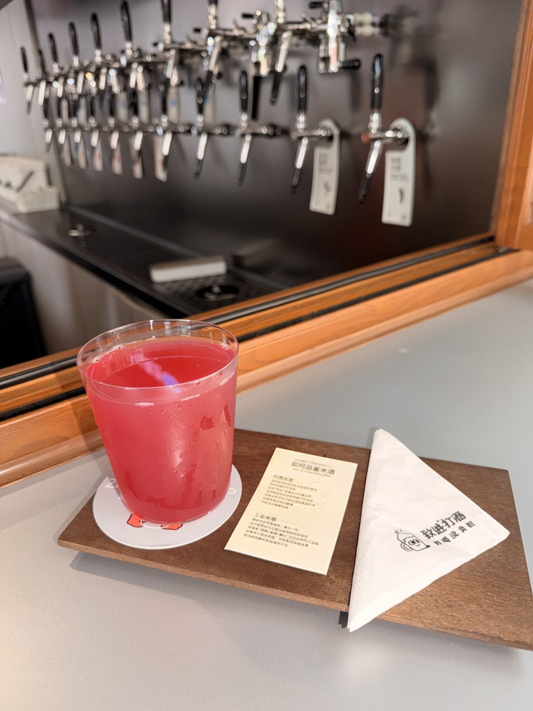 小酒馆在关店，9块9的精酿开进小区：先分清「精酿」和「工坊啤酒」