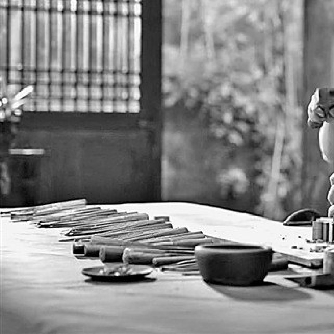 第一刀就啃木头,第74个才雕出水豚:玩木工,先分清「看会了」和「做出来」