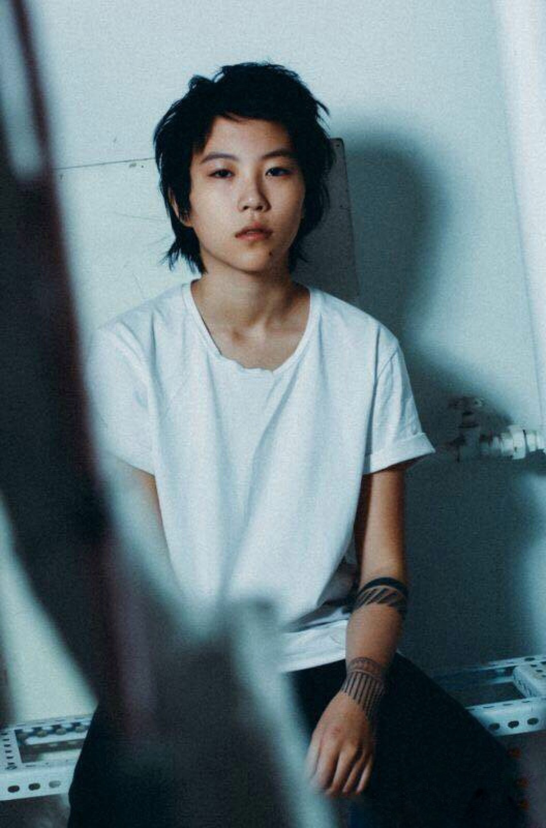 王家卫首部美剧开机:窦靖童陈法拉进组,但他真不是导演