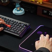 桌深60厘米，显示器还要往外拉10厘米：双11装电竞房，先分清「拍出来」和「坐进去」