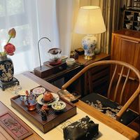 壶嘴不冲人，杯与杯留一道缝：茶席摆得好看，先分清「布景」和「布席」