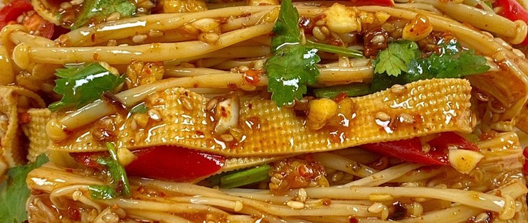 酸辣凉拌金针菇豆皮