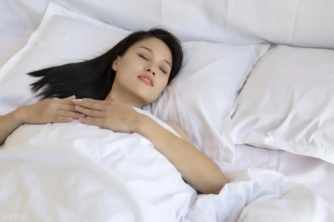 7人组团练「薄肌」,第一天4人送医:练薄肌,先分清「肌肉薄」和「脂肪薄」