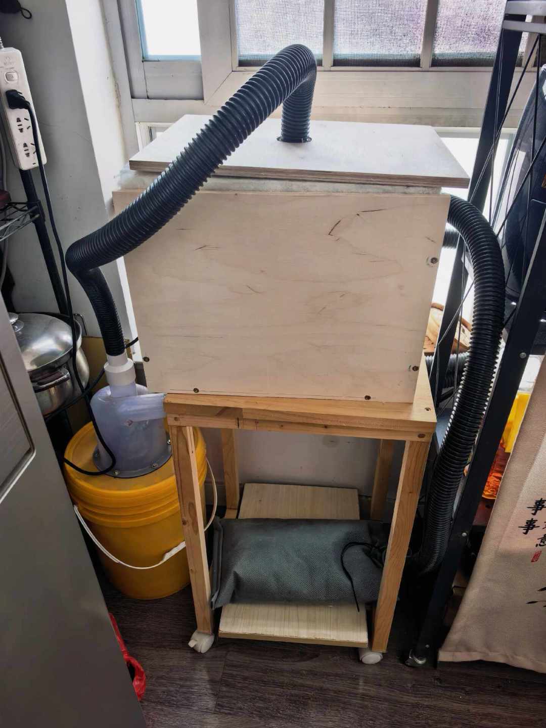 464元做张实木床,风机吵到要加隔音箱:在家玩木工,先分清「工具」和「工位」