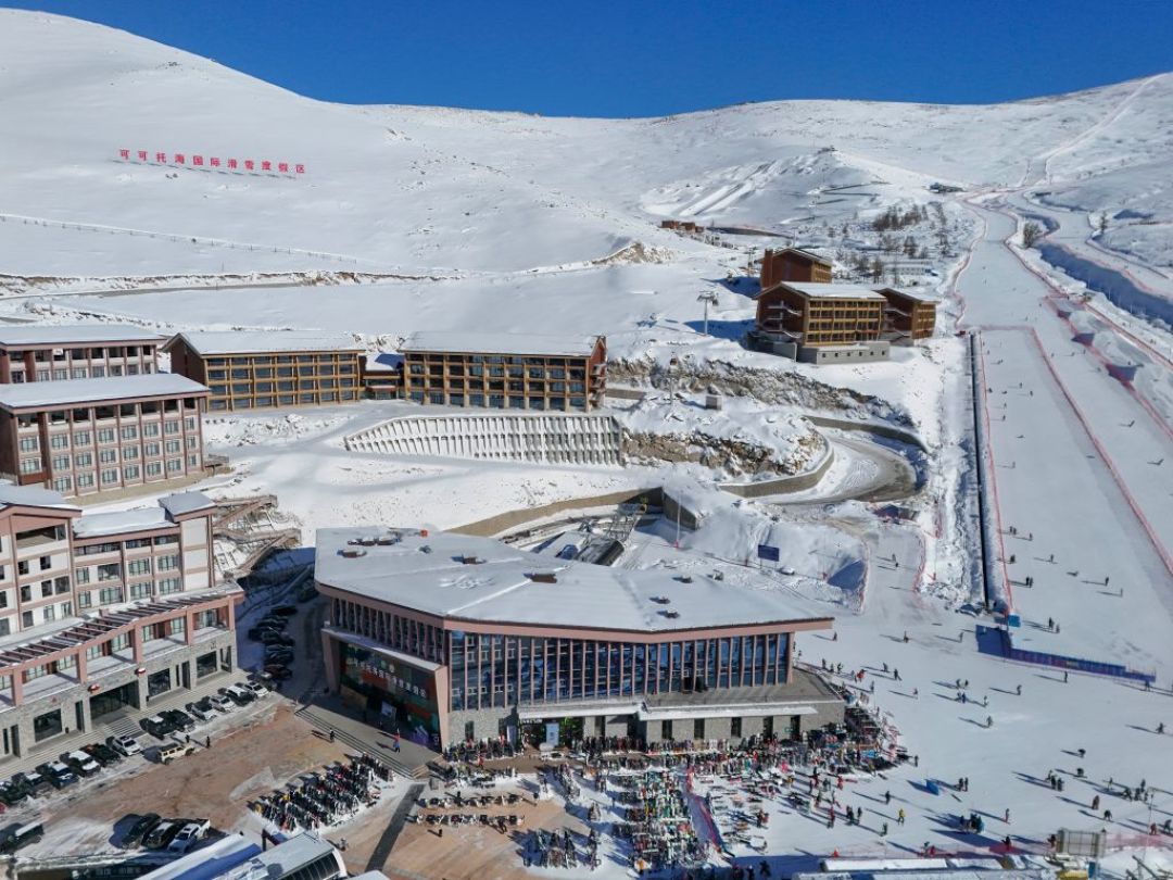 10月20日可可托海开板，双11先别囤雪板：第一次滑雪，先分清「底盘」和「上限」
