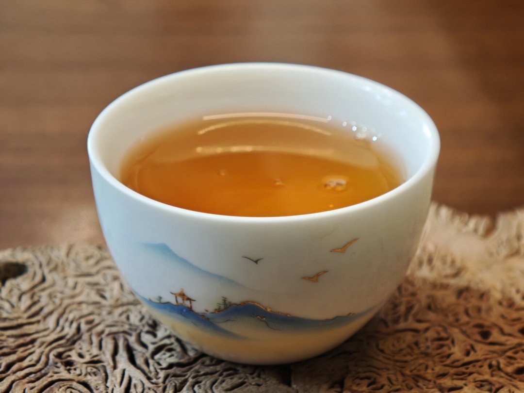 官方辟谣“准毒品”,但一杯浓茶真能让你睁眼到天亮