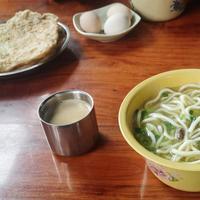 4.6分的茶餐厅，6份外卖3份有异味；40年守着一锅汤的店进了必比登：找特色餐厅，先分清「布景」和「灶台」