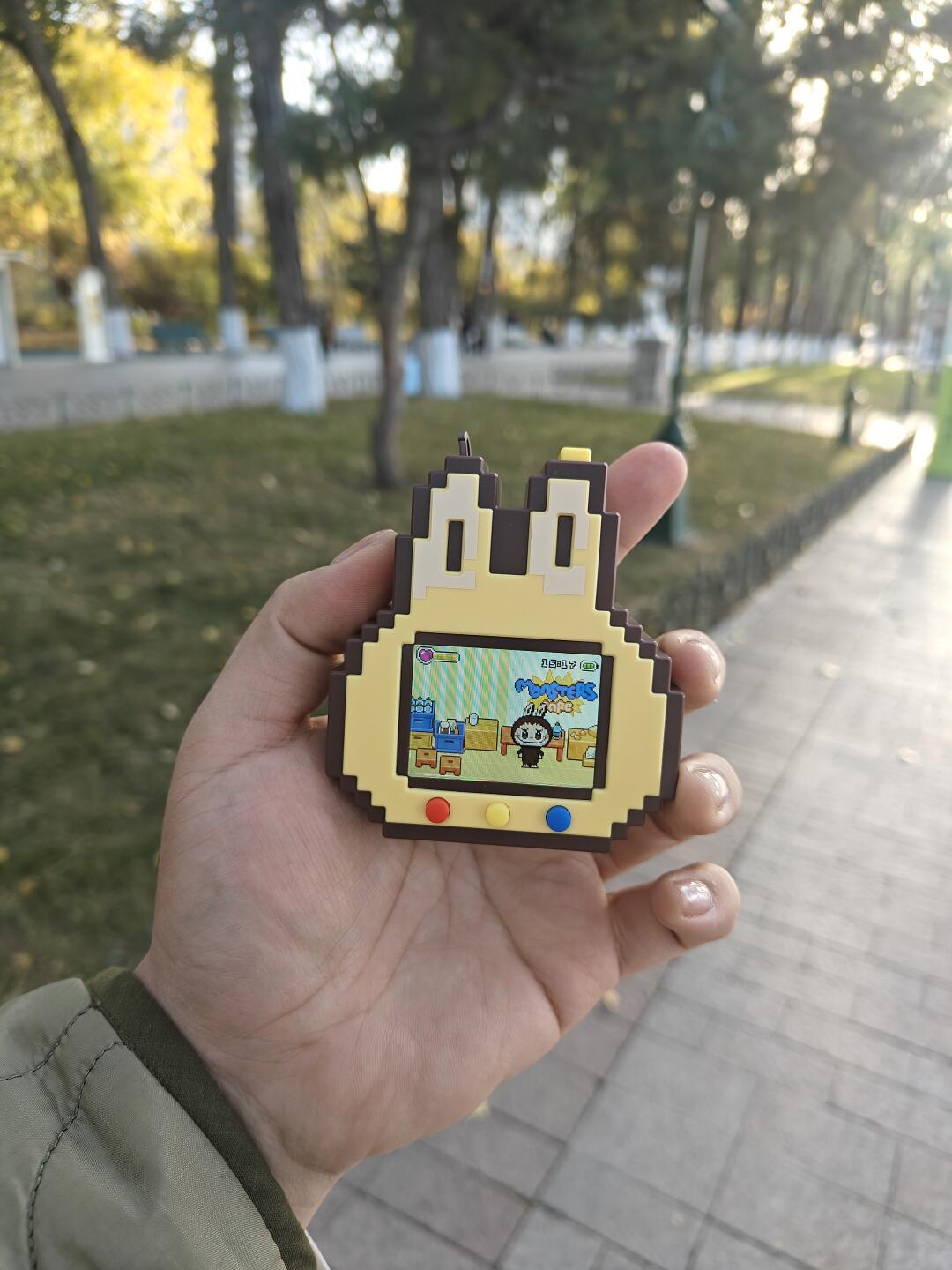 LABUBU游戏机299元秒空:瞄准的是拓麻歌子小孩,不是玩家?