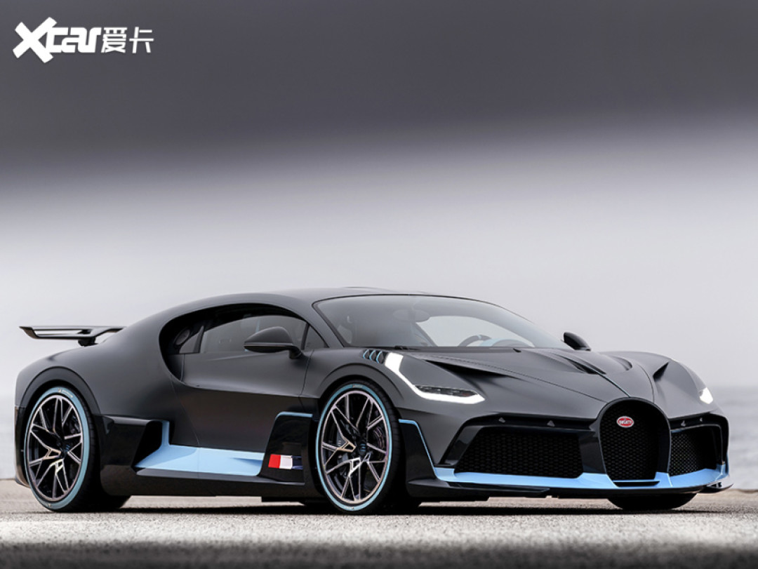面试者偷开布加迪CEO的Chiron,加满油的911追到了奥地利
