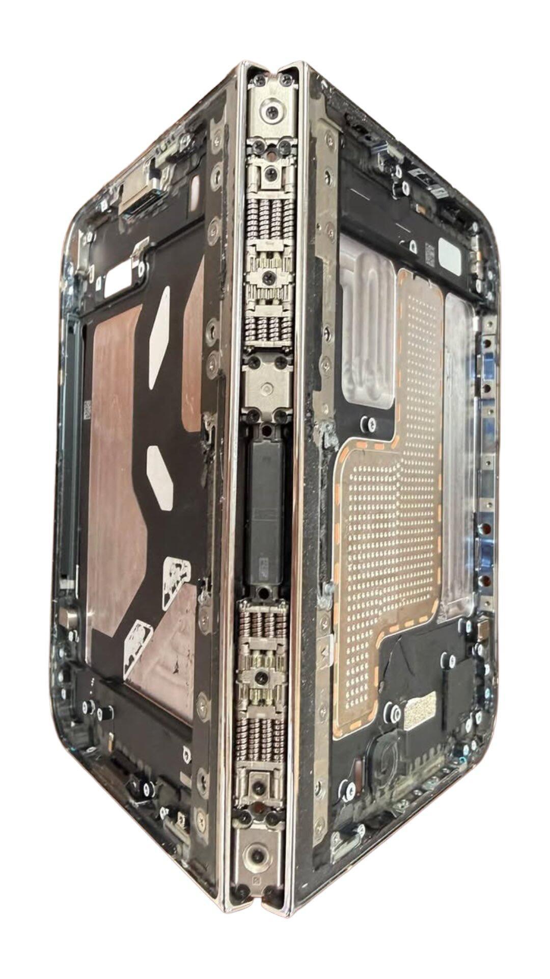 iPhoneDuo电池健康有两条记录：先衰竭的那块，多半取决于使用习惯