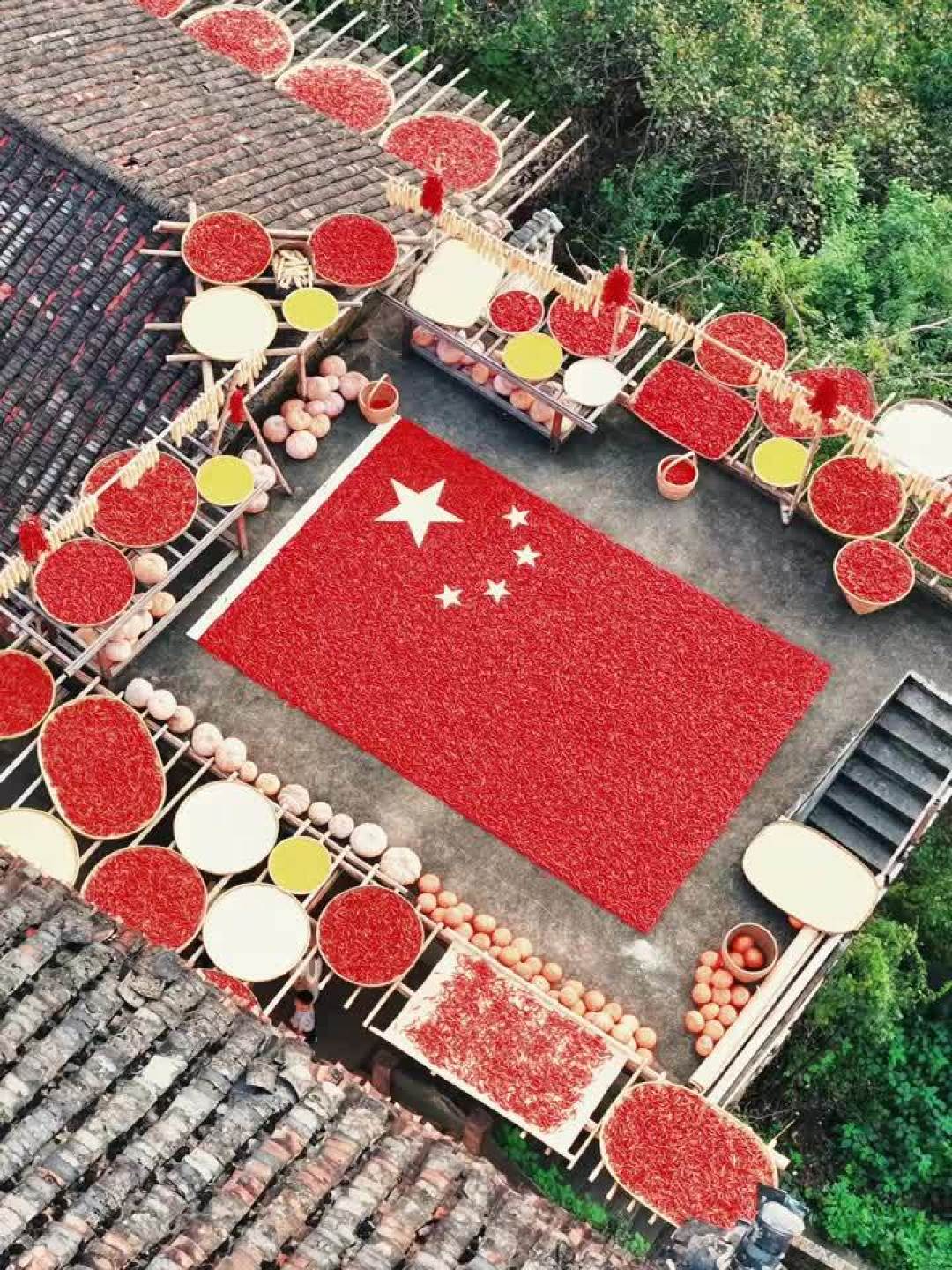 跳水的是裸票价,涨价的是燃油费:11月机票到底怎么买