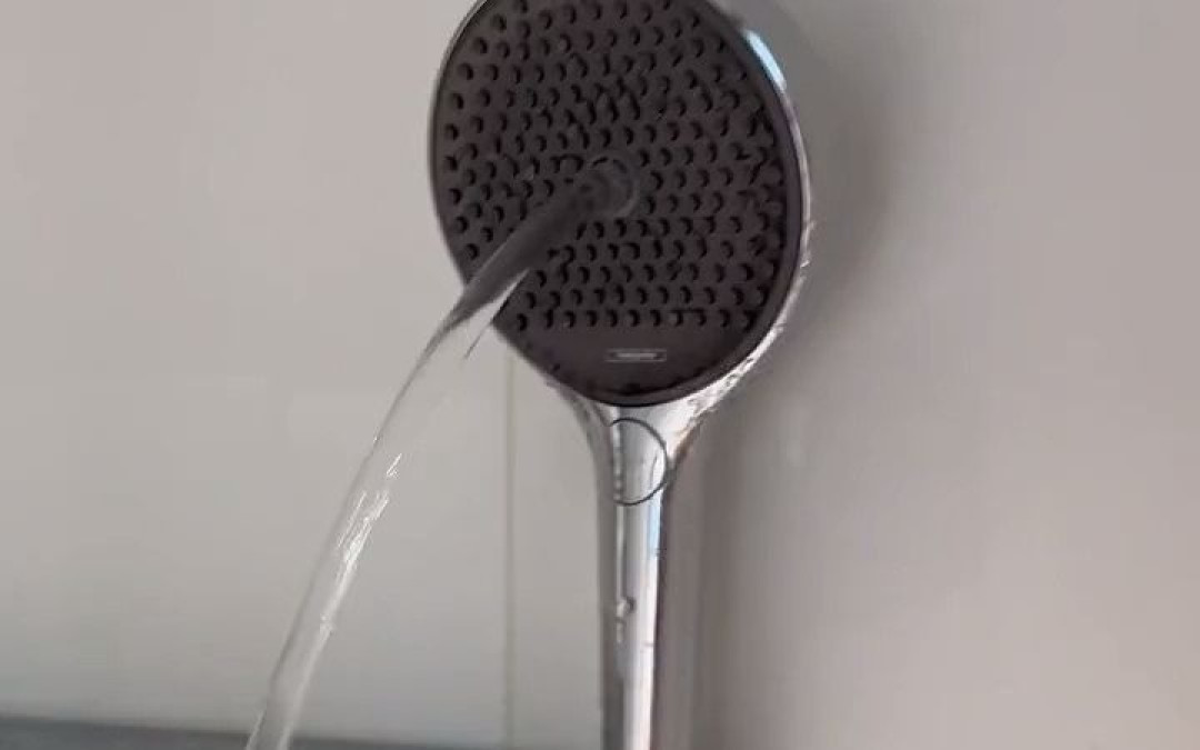 境雨360装完水还是小？问题多半不在水压，在你家的流量和热水器